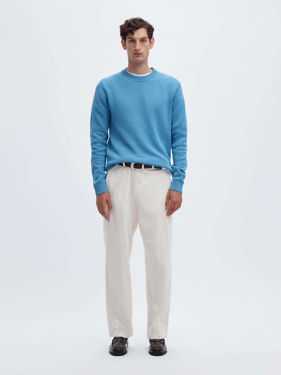 model_shot-front_full